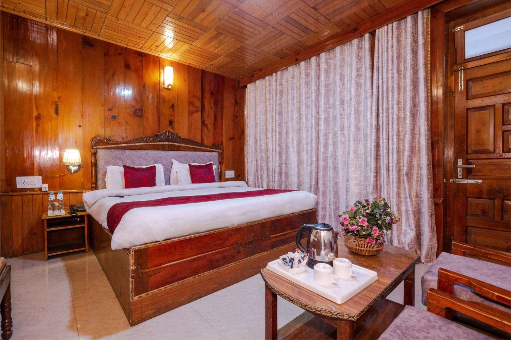Holiday Home International -Vivaan Stays Manāli Eksteriør bilde